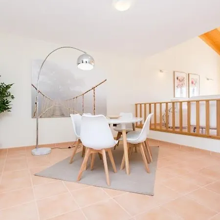 Villa T3 Com Jardim Sagres