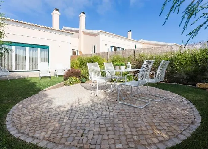 T3 Com Jardim Вилла