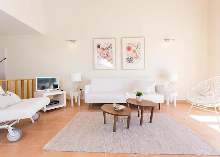 T3 Com Jardim Вилла