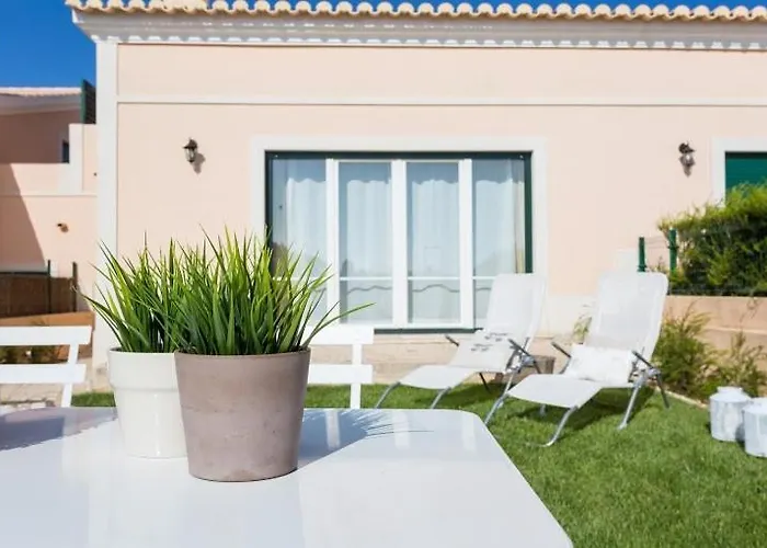 Вилла T3 Com Jardim *